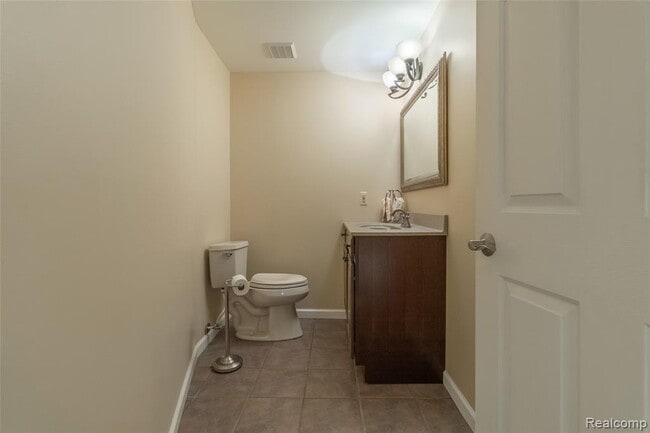 Building Photo - 24084 Westmont Dr
