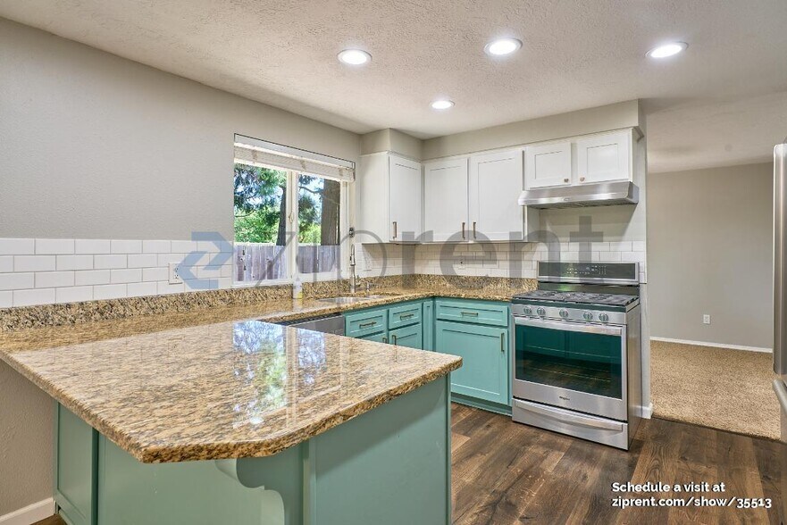 Building Photo - 17465 NW Carl Ct