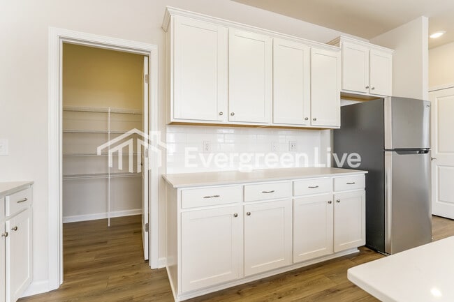 Building Photo - 829 Pear Blossom Ct