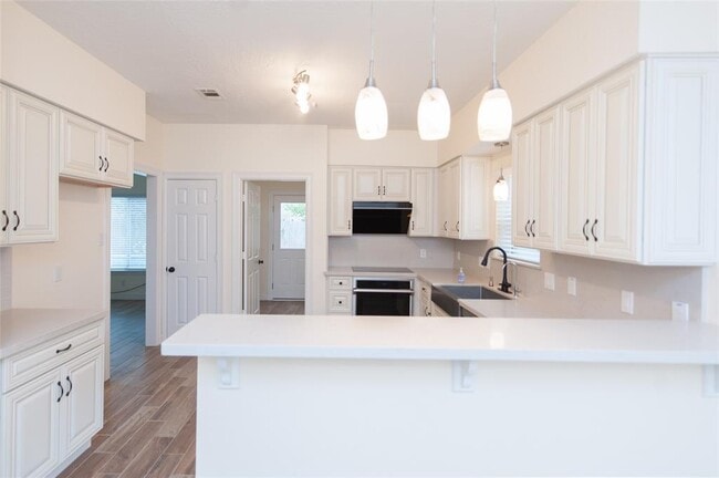 Building Photo - 738 Plainwood Dr
