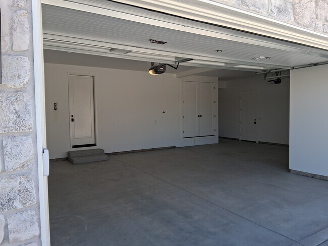 Building Photo - 2298 N Buhrstone Pl