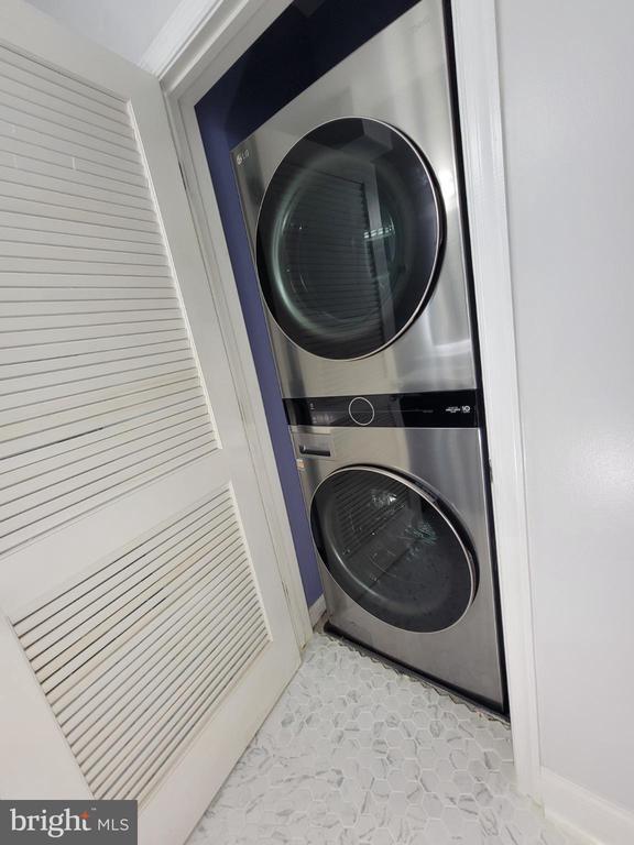 Building Photo - 4850 Eisenhower Ave