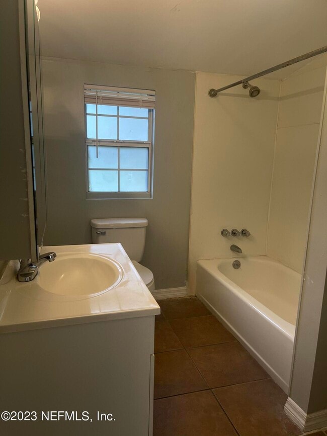 Building Photo - 5467 Windermere Dr