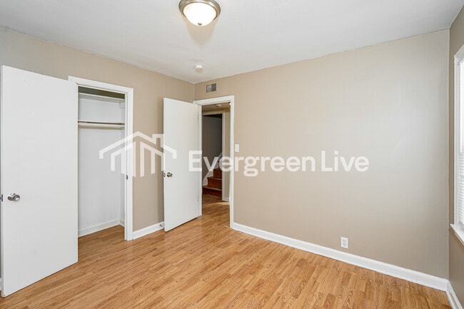 Building Photo - 5055 N 24th St