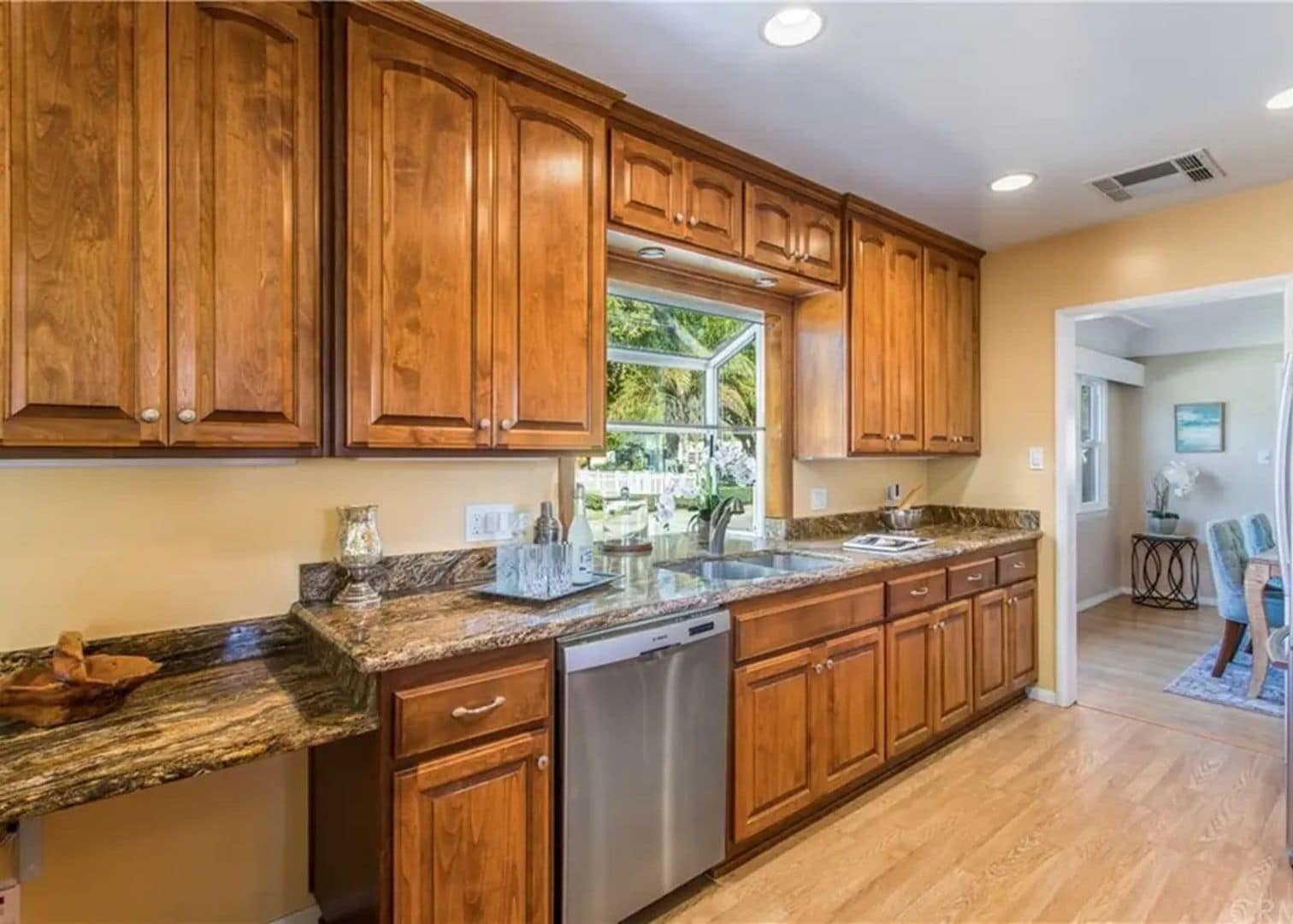 Building Photo - 751 W Marshall Blvd