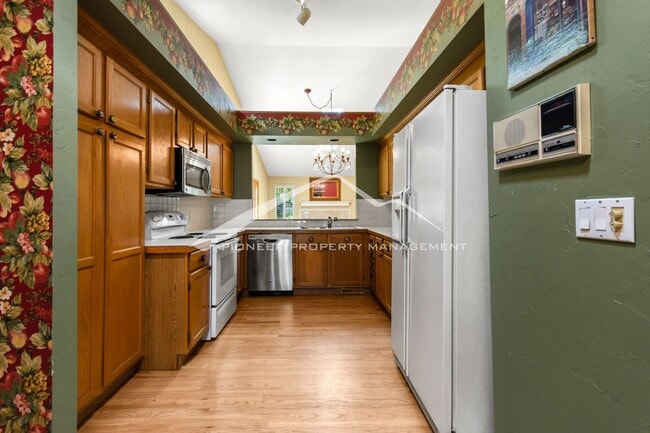 Building Photo - Townhome West Of Cherry Creek Reservoir With 2 Car Garage!