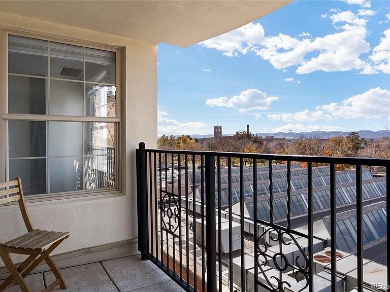 balcony - 300 W 11th Ave