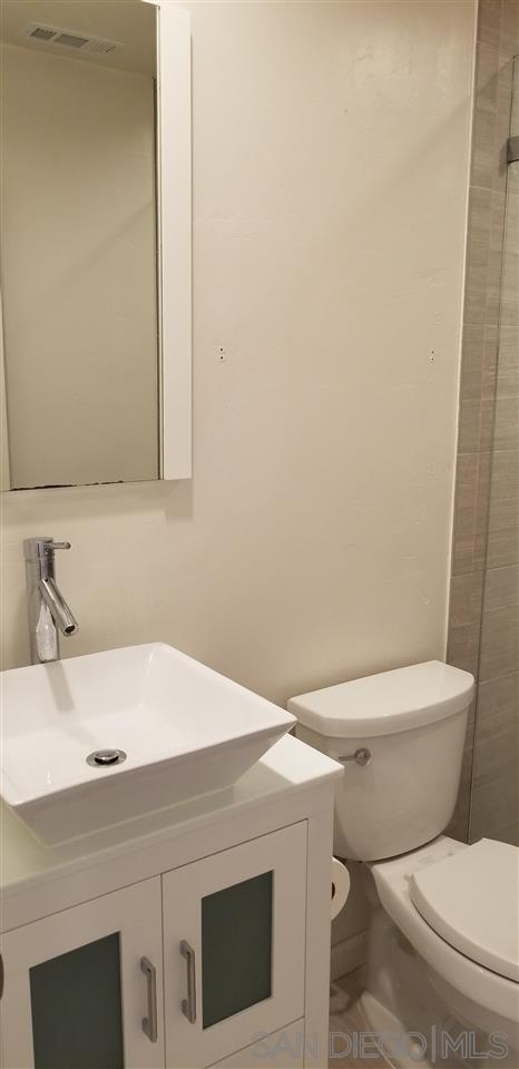 Building Photo - 3445 Bayonne Dr