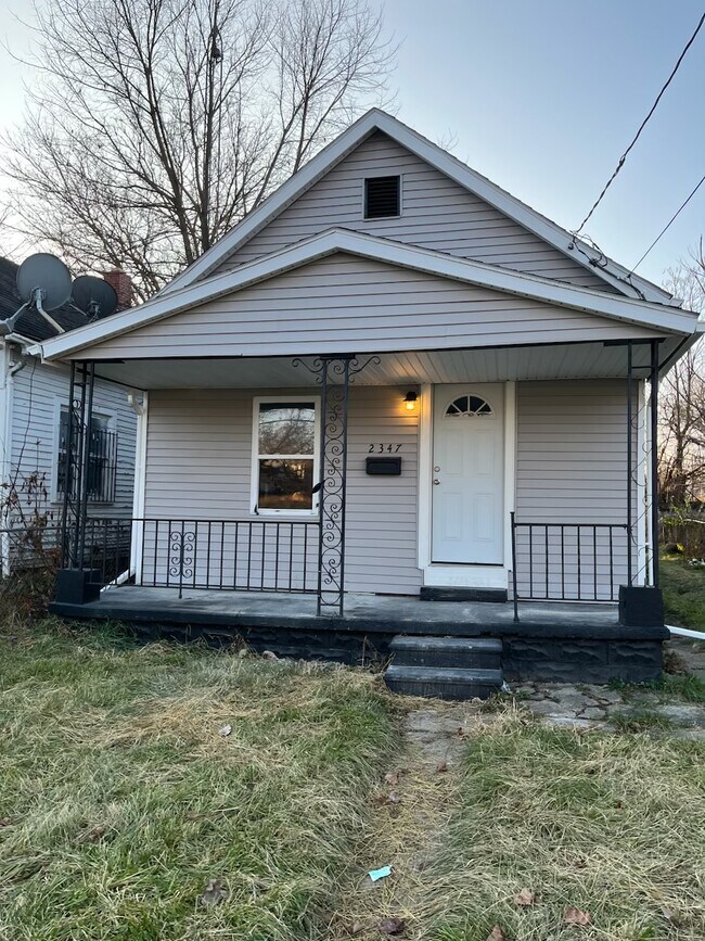 Primary Photo - 2347 Rosedale Ave