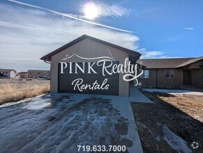 Building Photo - Cozy 3 -Bedroom in Pueblo West!