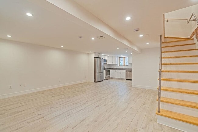 Building Photo - 47 Poplar St