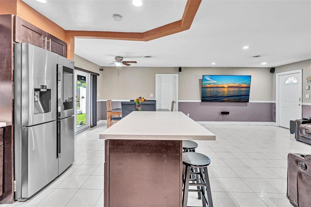 Building Photo - 6960 SW 15th St