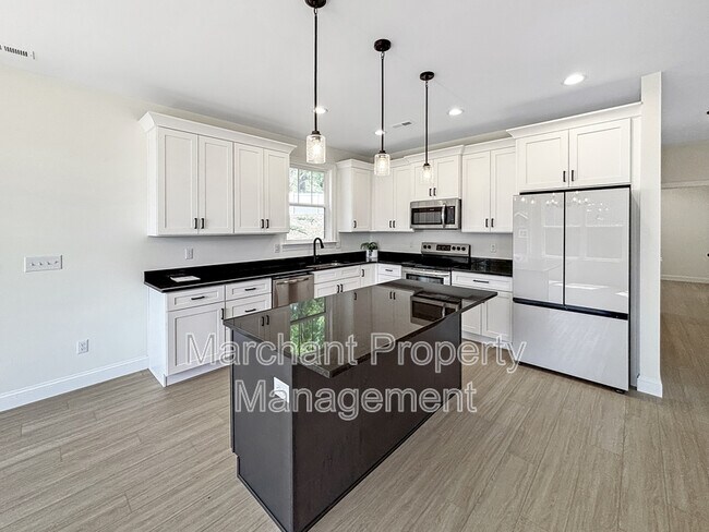 Building Photo - 15 Gerru Ct