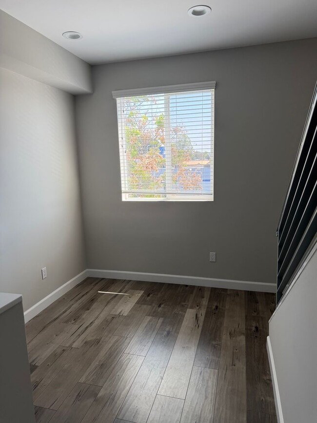 Building Photo - 12120 La Maida St