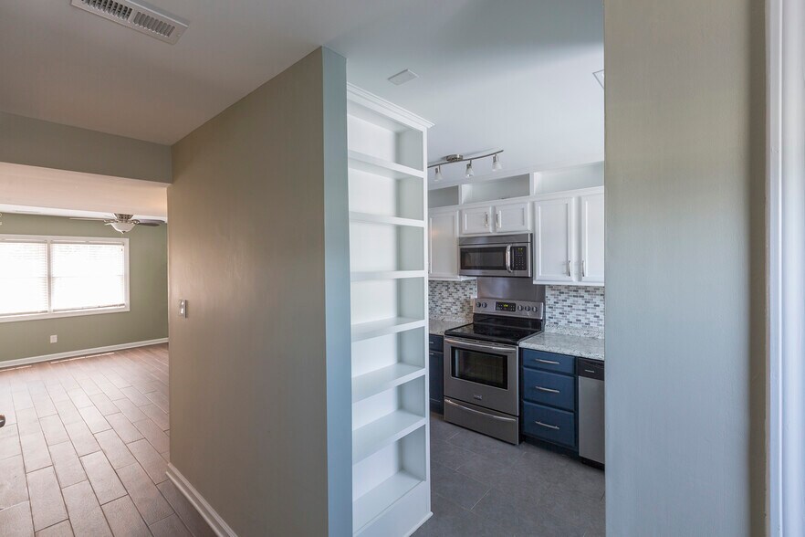 Kitchen 2 - 3000 Golden Rd