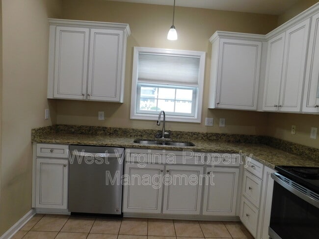 Building Photo - 198 Blackbird Village Cir