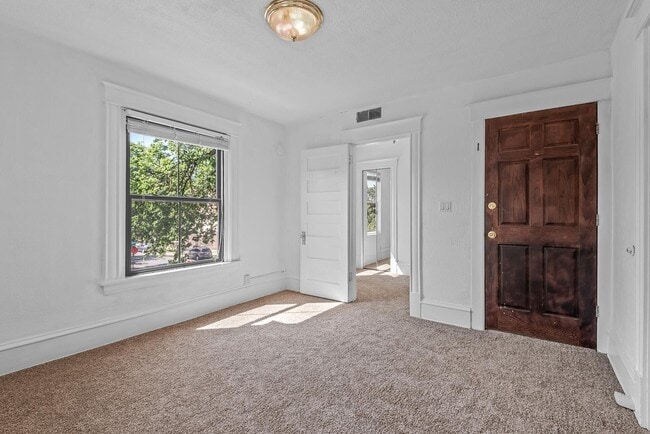 Building Photo - 3301 22nd Ave S