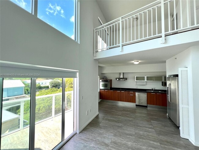 Building Photo - 1650 Brickell Ave