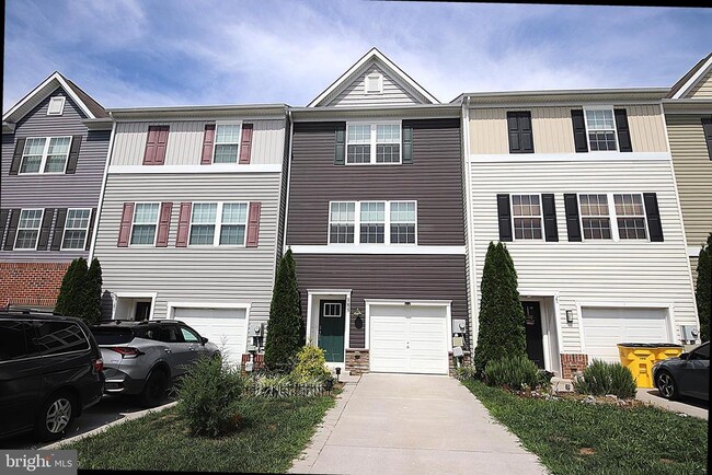 Building Photo - 185 Magellan Dr