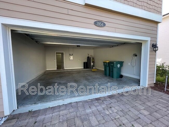 Building Photo - 3954 Coastal Cove Cir