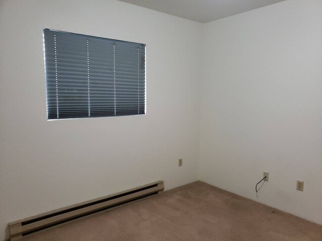 Building Photo - 2005 NE Terre View Dr