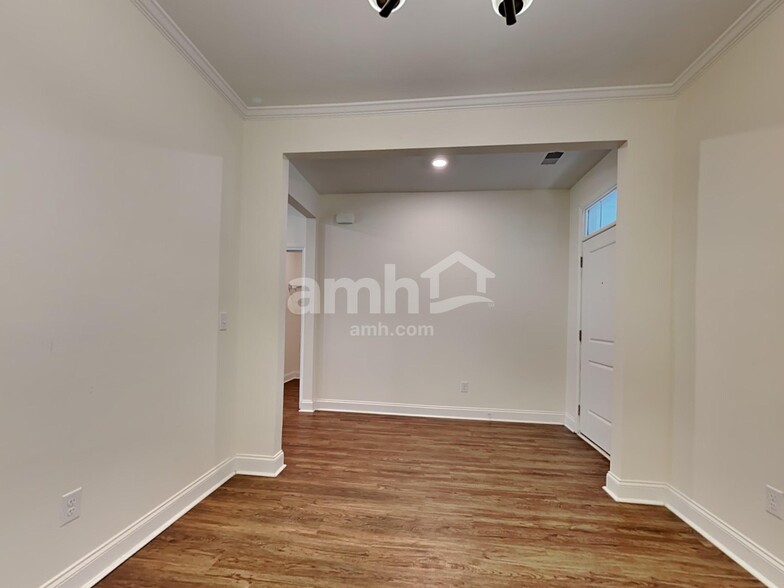 Building Photo - 116 Sweet Gum Dr