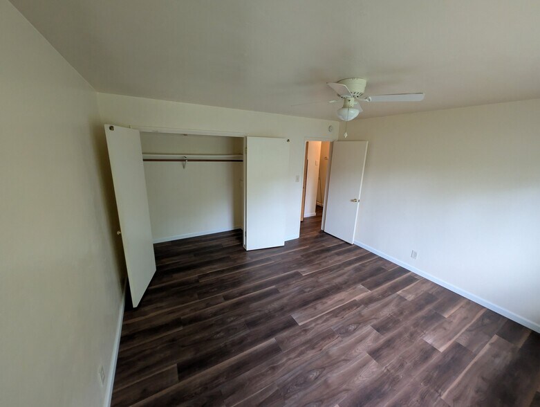 Building Photo - 220 W 1st Ave