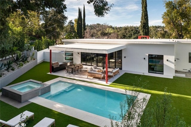 Building Photo - 22020 Alizondo Dr