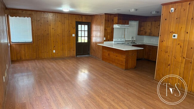 Building Photo - 416 Pinehurst Pl