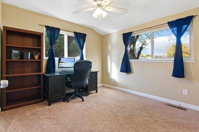 Building Photo - 1500 60th Ave