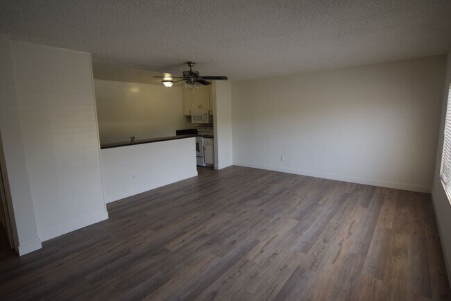 Building Photo - 4414 Woodman Ave