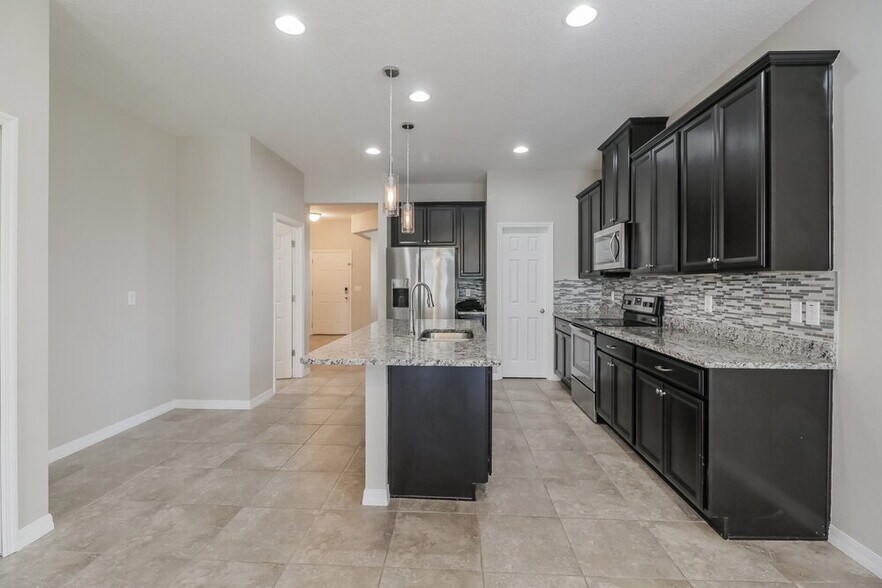 Building Photo - 32644 Rapids Loop