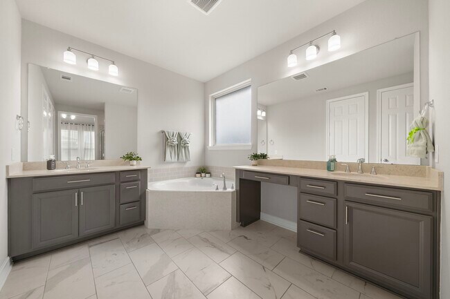 Building Photo - 27130 Spanish Wind Ct