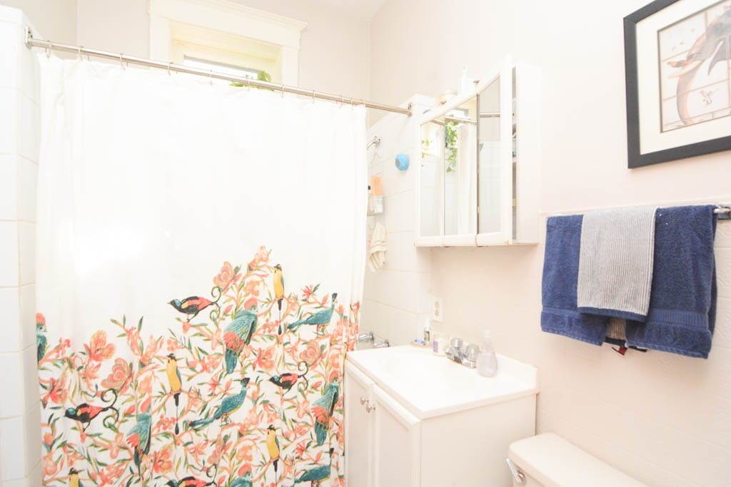 Building Photo - 2637 W Iowa St