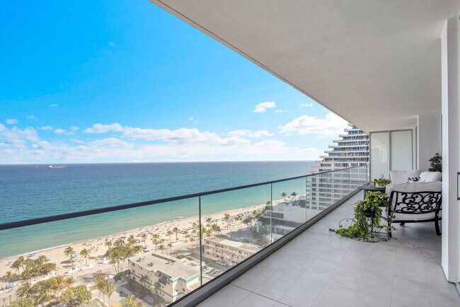 Building Photo - 153 N Seabreeze Blvd