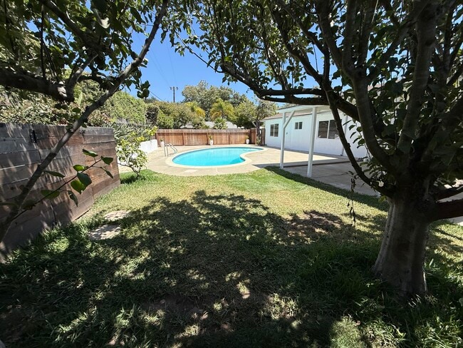 Building Photo - 6204 Avenida Ganso