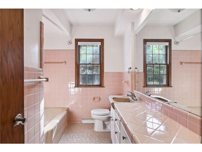 Building Photo - 5207 Doncaster Way