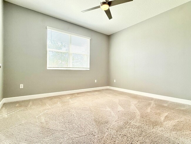 Building Photo - Lifestyle upgrade: Sleek 3Bedrooms/2Baths home in Leesburg’s Seasons at Hillside!