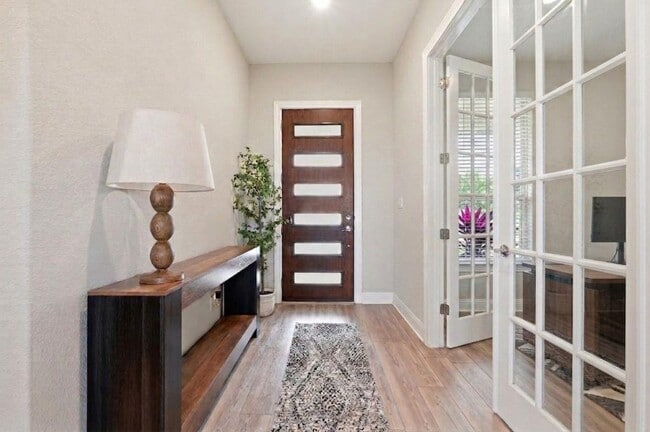 Building Photo - 513 Barnhill Lp