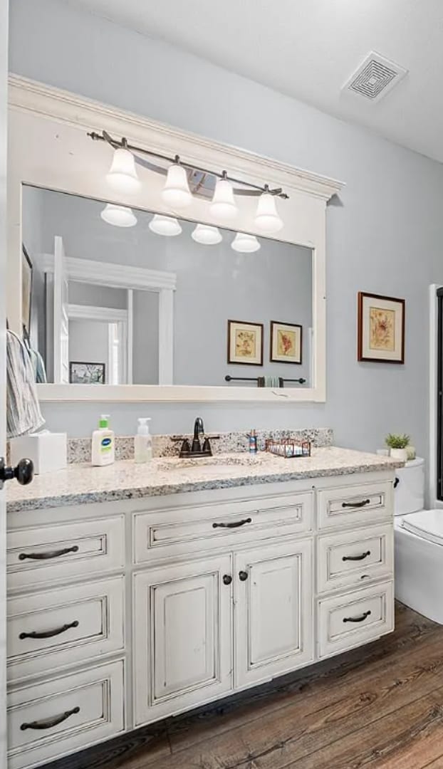 Building Photo - Beautiful Custom Home