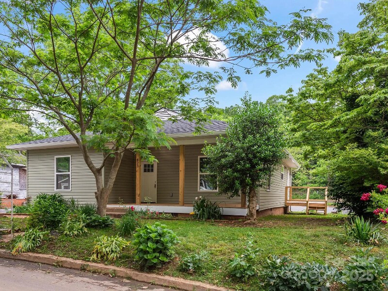 Building Photo - 123 Edwards Ave