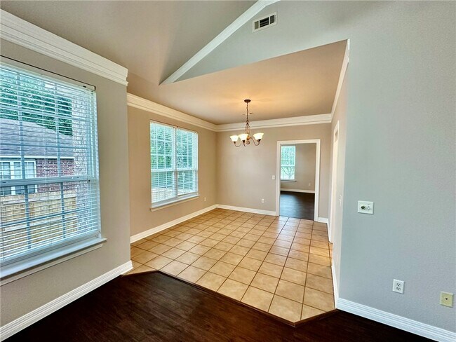 Building Photo - 2846 Eaglecrest Cir