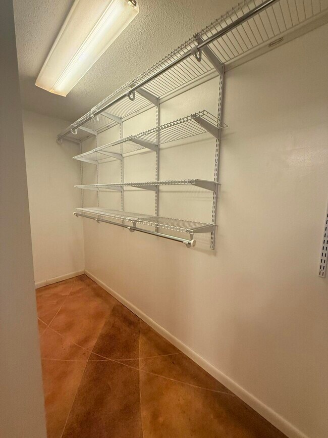 Building Photo - 255 Ridge Lake Rd