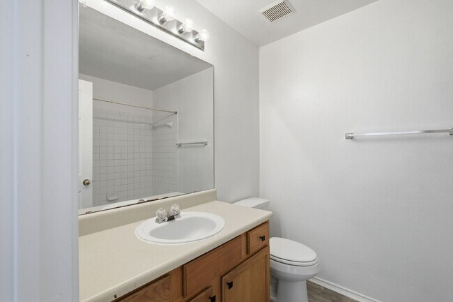 Building Photo - 2849 Southampton Way