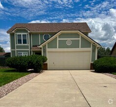 Building Photo - Spacious 4BD w/ A/C in Desirable Briargate...