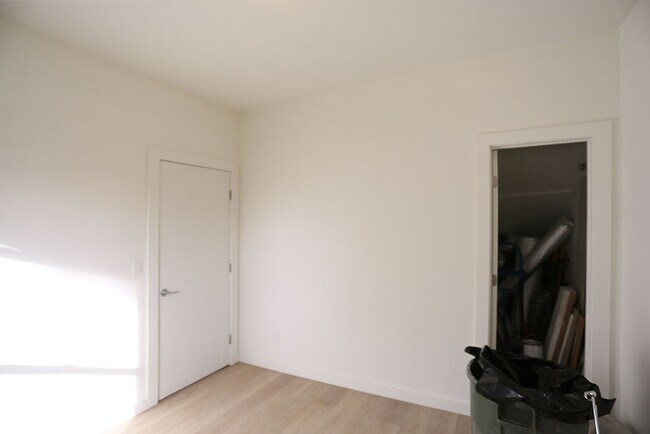 Building Photo - 2131 Fillmore St