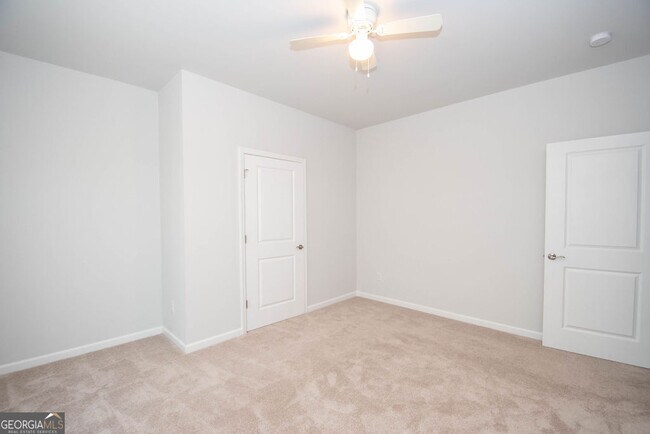 Building Photo - 147 Soundview Trce