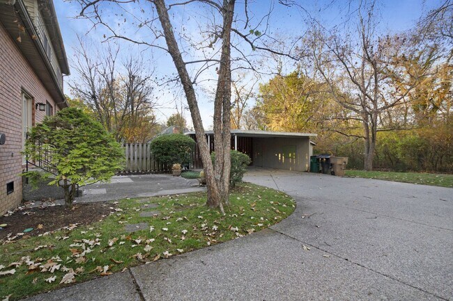 Building Photo - 1158 Sewanee Rd