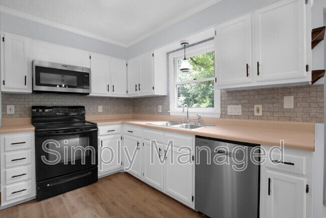 Building Photo - 7709 Scottsdale Dr
