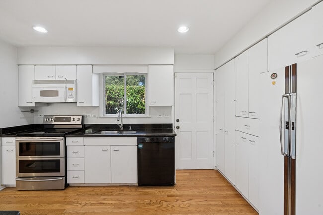Building Photo - 1037 Heatherfield Ln